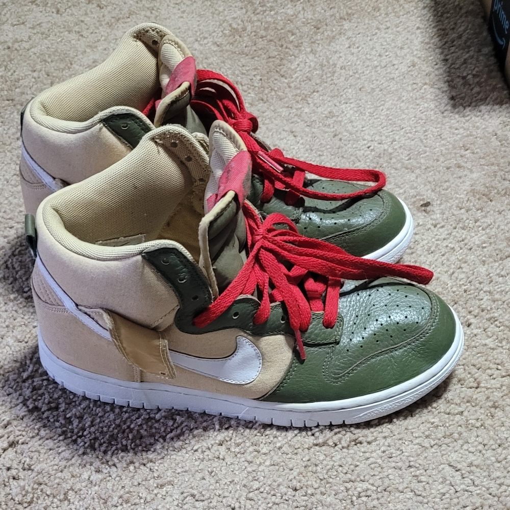 NIKE DUNK HI